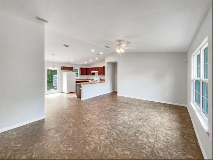 Building Photo - 1304 E Carolina Ave