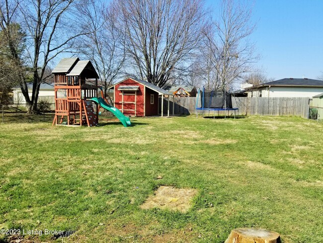 Building Photo - 9211 N Pirogue Ct