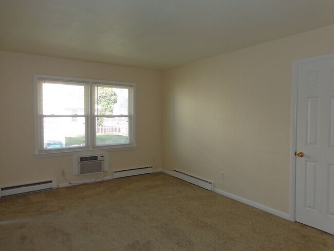 Building Photo - 4626 Coronet Ave