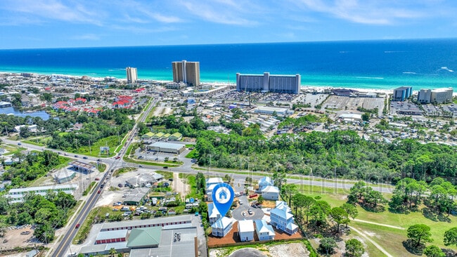 Building Photo - 2700 Lagoon Mnr Dr