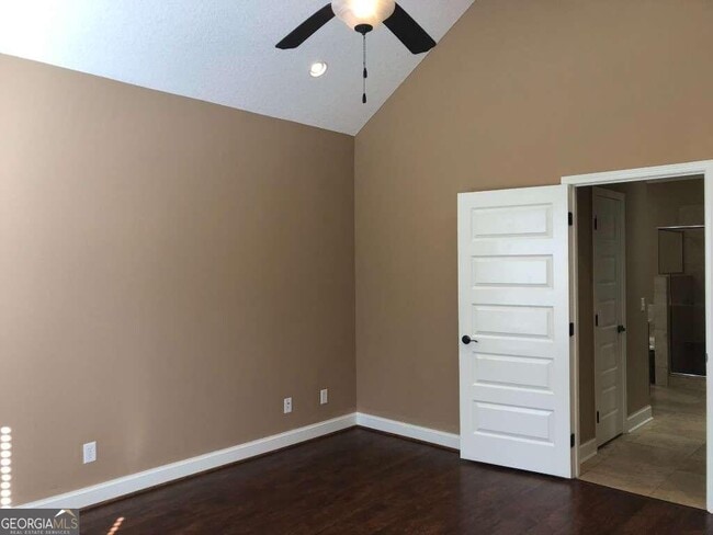 Building Photo - 95 Spyglass