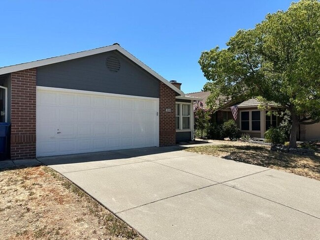 Building Photo - 8048 Andante Dr
