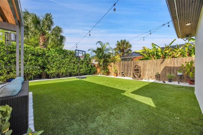 Building Photo - 5501 McKinley St