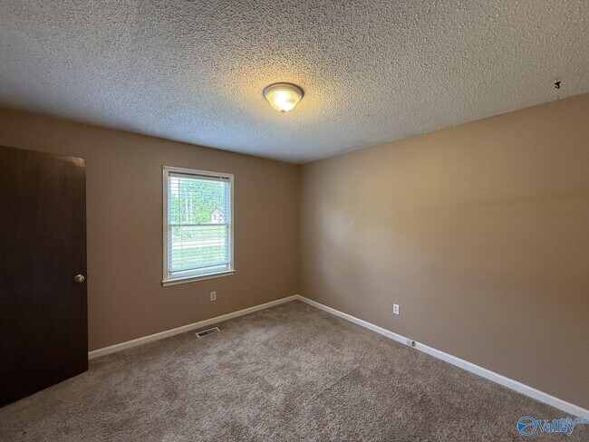 Building Photo - 1908 Catchings Dr NW