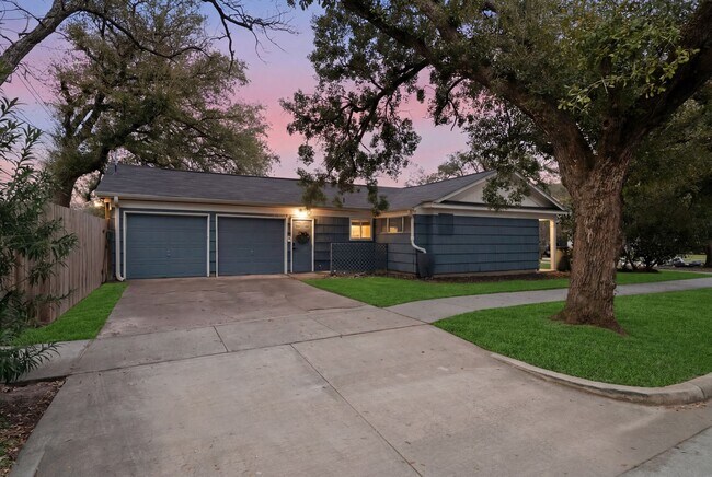 Building Photo - 7962 Cedel Dr