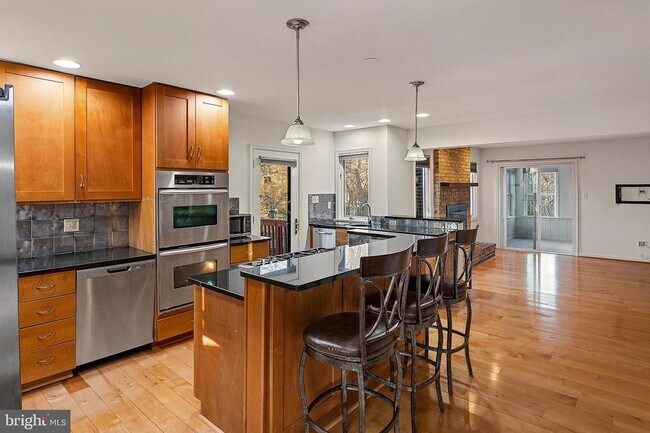 Building Photo - 770 Trenton Ave