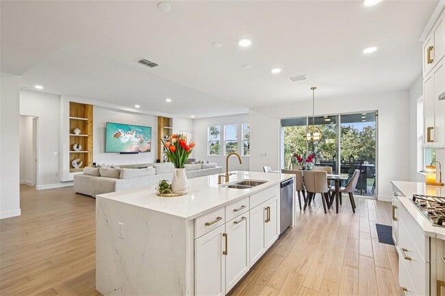 Building Photo - 710 Creeping Fig St