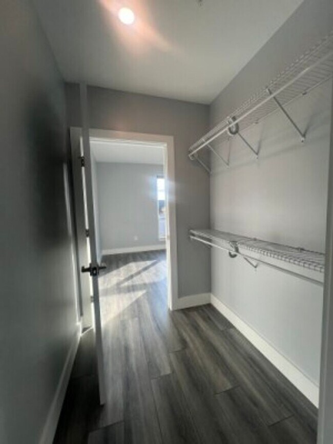 Building Photo - 2 Bed 2 Bath - South Boston - 6/1    (0.22...