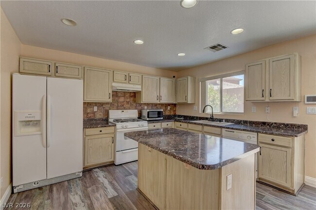 Building Photo - 5317 La Quinta Hills St
