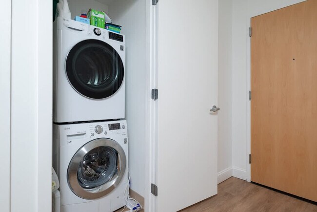 Building Photo - 99 Kneeland St