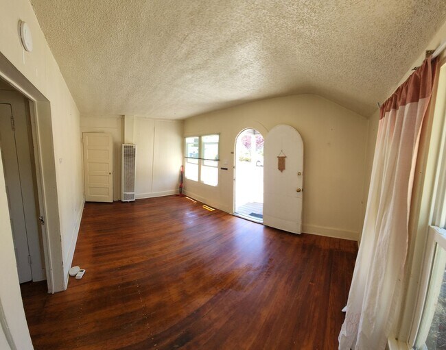 Building Photo - Jeffrey and Foothill Properties