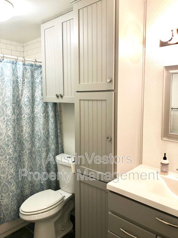 Building Photo - 10302 Annie Oakley Trail