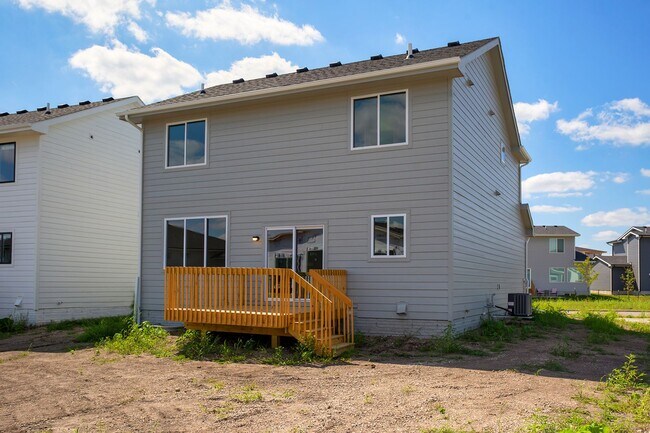 Building Photo - Beautiful 4 Bed Home For Rent! Amazing Loc...