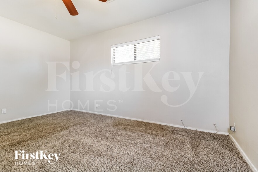 Building Photo - 7156 N 17th Dr