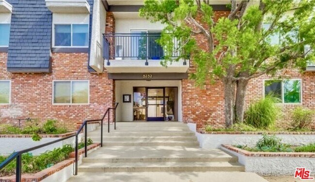 Primary Photo - 5252 Coldwater Canyon Ave