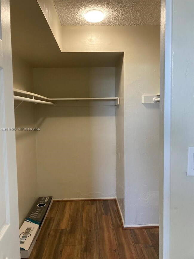 Building Photo - 7900 Tatum Waterway Dr