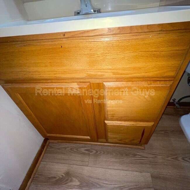 Building Photo - 3319 Longfellow Ave