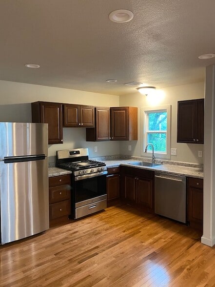 Building Photo - 626 Vattier St