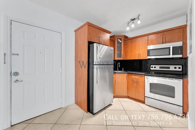 Building Photo - 150 SW 10th St