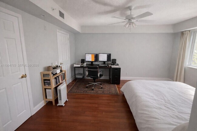 Building Photo - 101 Sidonia Ave