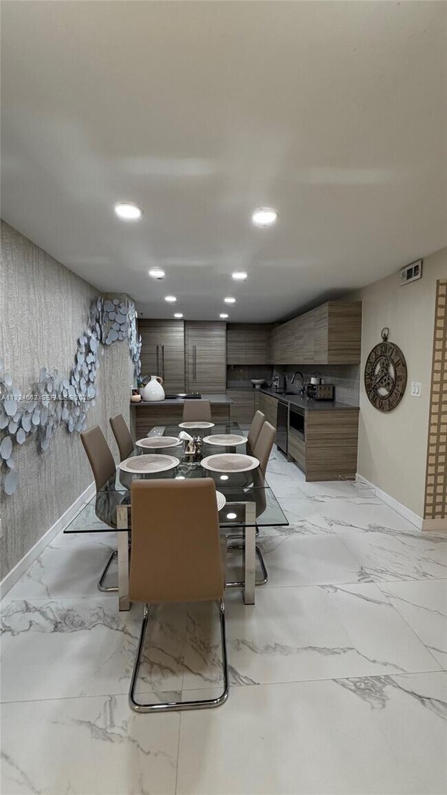 Building Photo - 2333 Brickell Ave