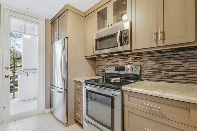 Building Photo - 1152 University Blvd