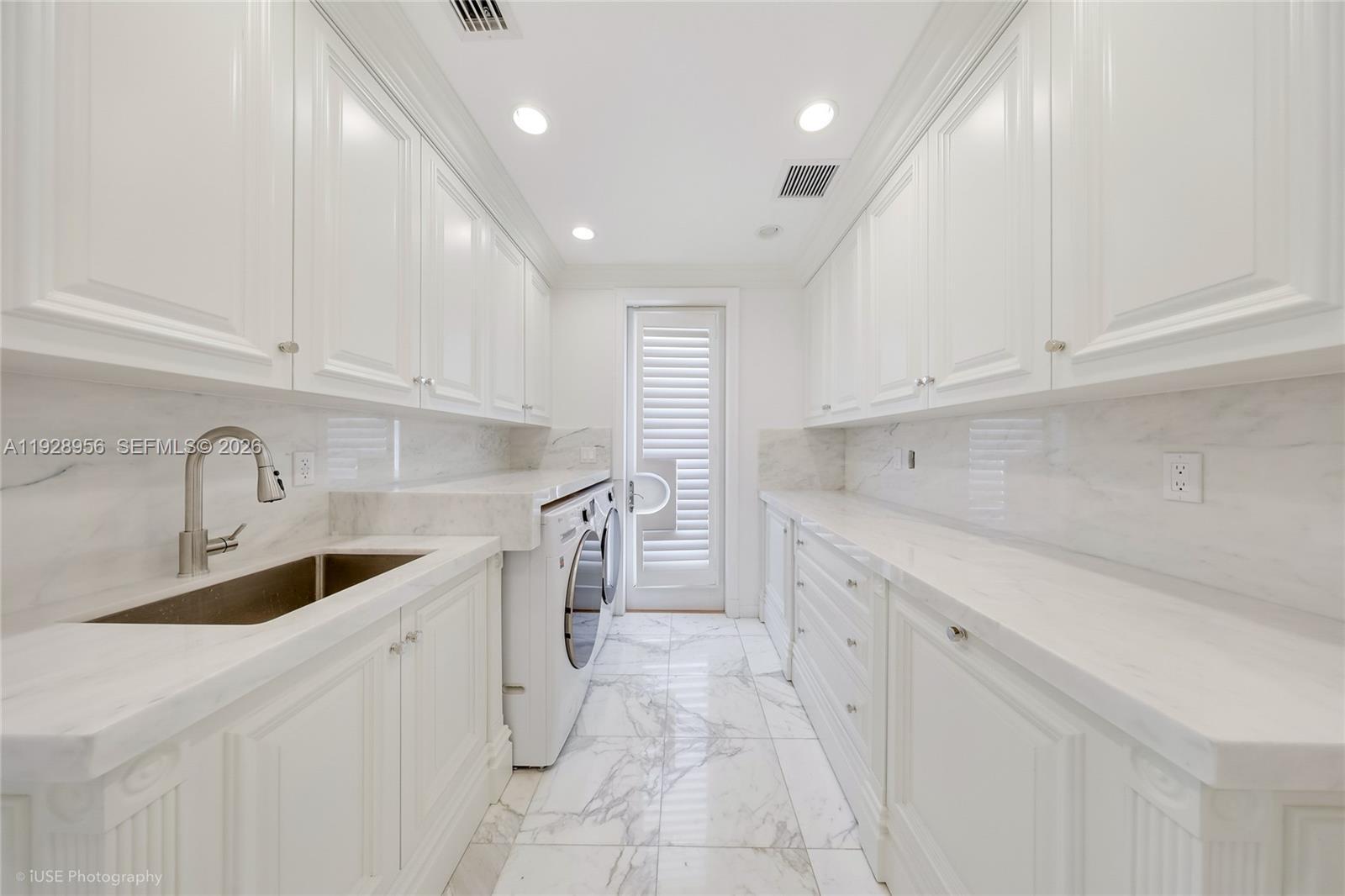 Building Photo - 55 La Gorce Cir