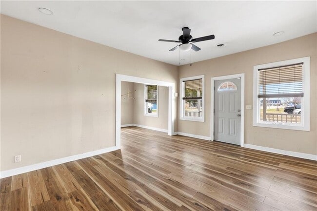 Building Photo - Hopewell Property