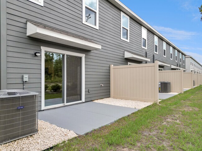 Building Photo - 6585 SW 81st Lp