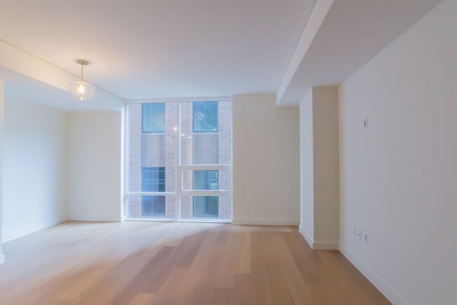 Building Photo - 121 Stewart St