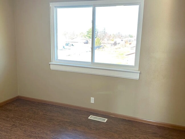 Building Photo - 309 Biggs Dr