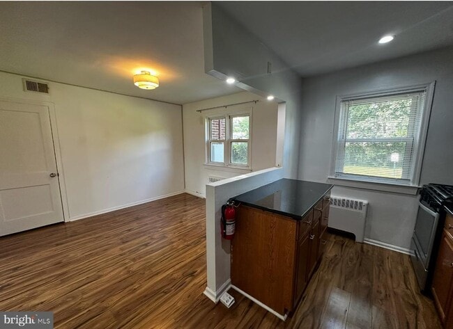 Building Photo - 121 Cherry Parke