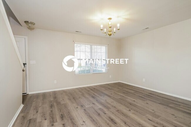 Building Photo - 4 Bedroom Pet-Friendly Home in Kernersville, NC with Main Street Renewal