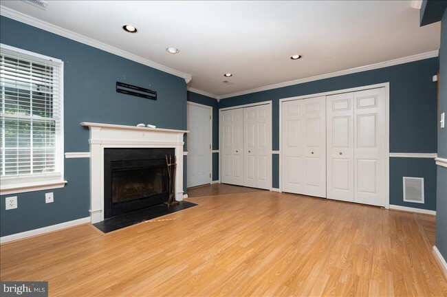 Building Photo - 2209 Commissary Cir