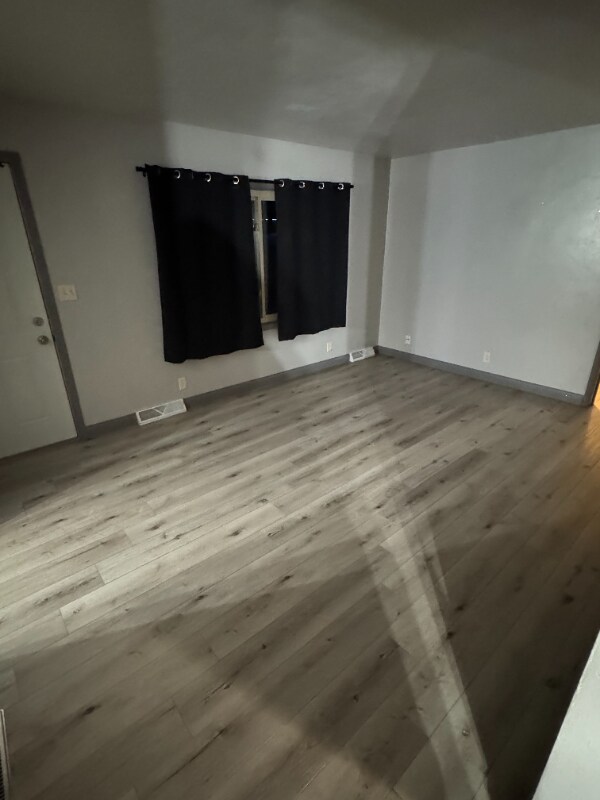 Building Photo - 1959-1961 Maple Dale Rd