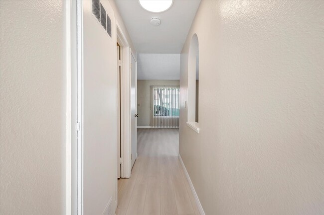 Building Photo - 253 Green Moor Pl