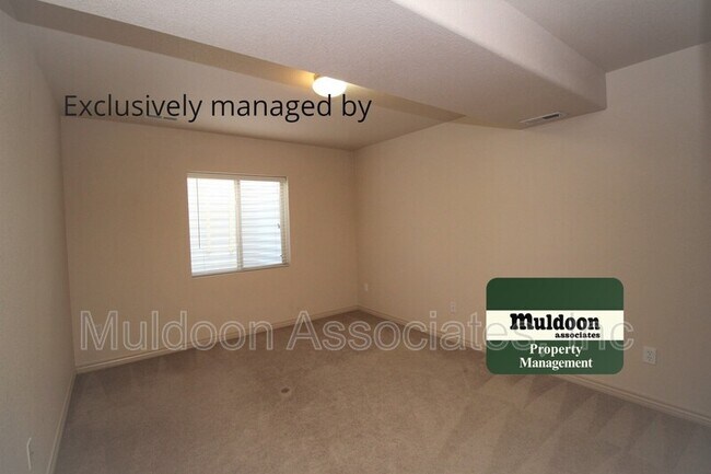 Building Photo - 5637 Cross Creek Dr