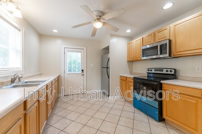 Building Photo - 2112 N Spencer Ave