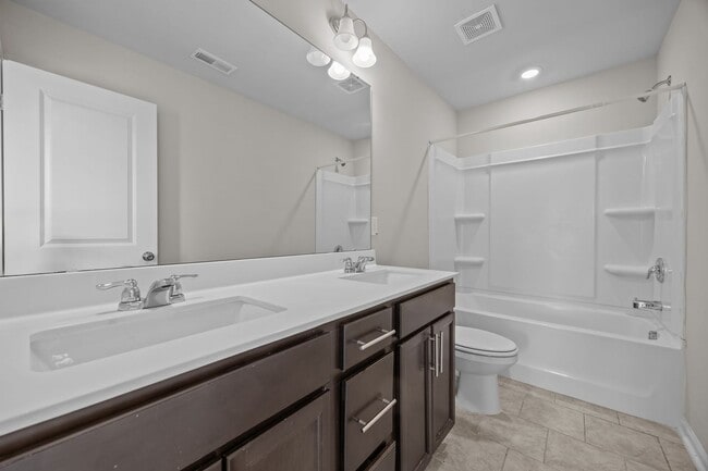 Building Photo - Small-Town Comfort Meets City Convenience | 2-Story Home for Rent | 4 Bedrooms, 2.5 Baths