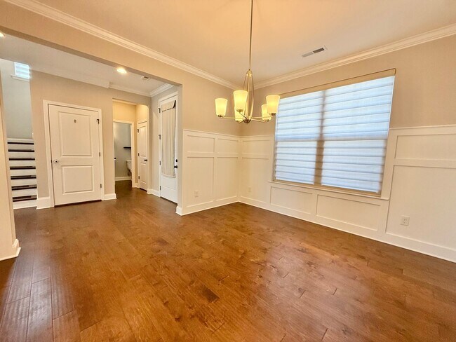 Building Photo - 516 Vivian Lee Ln