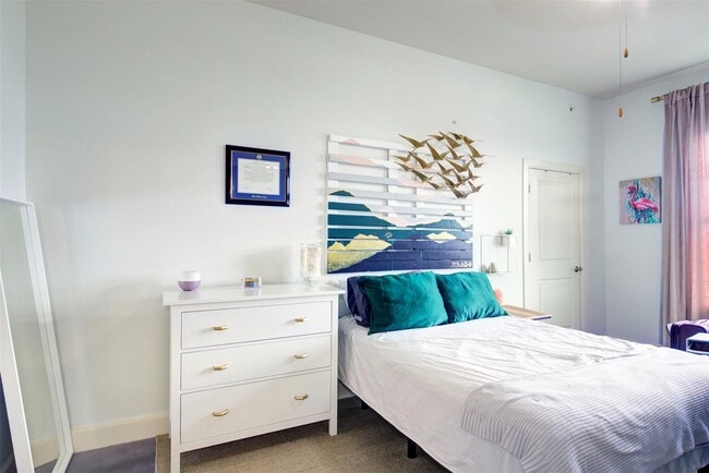 Building Photo - 1010 Rosine St