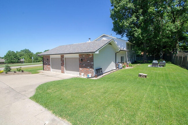 Building Photo - 3510 Forum Blvd