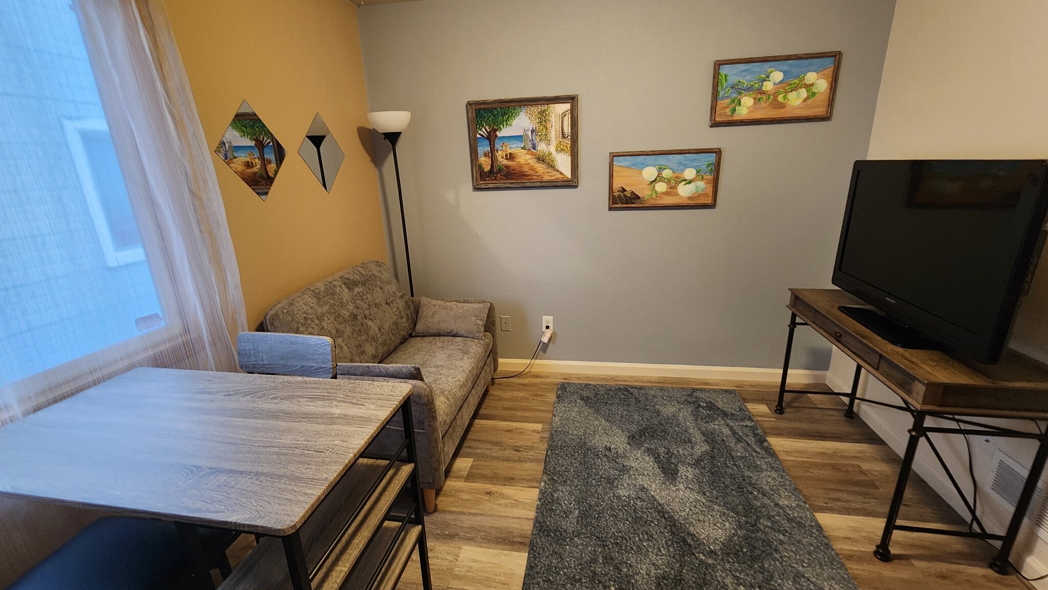 Building Photo - 371 Cardinal Ave