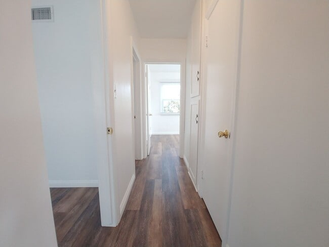 Building Photo - Charming 3-Bedroom Home in an Ideal Location!