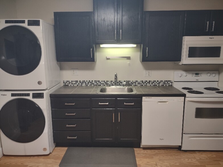 Building Photo - 2200 N 68th St