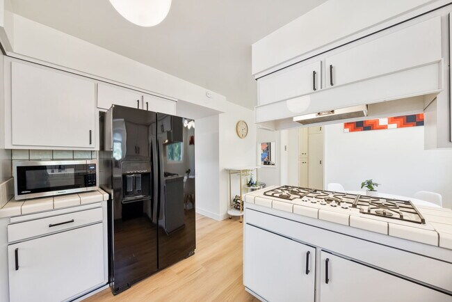 Kitchen - 11411 Dona Pegita Dr