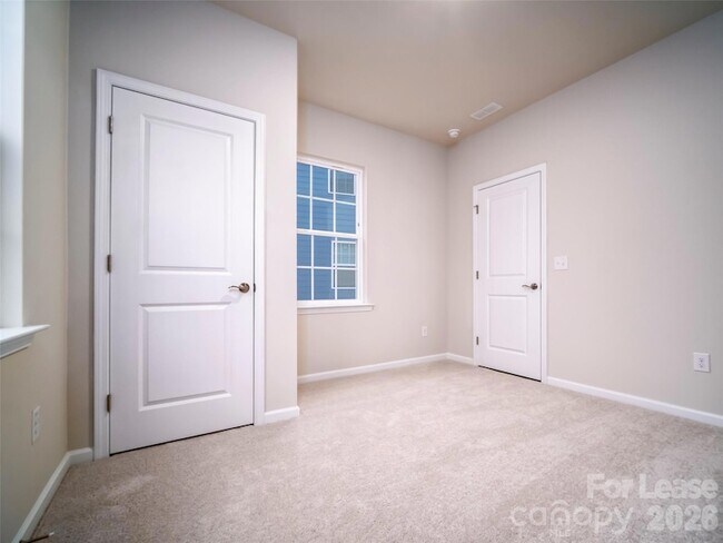 Building Photo - 1616 Swallow Tail Dr