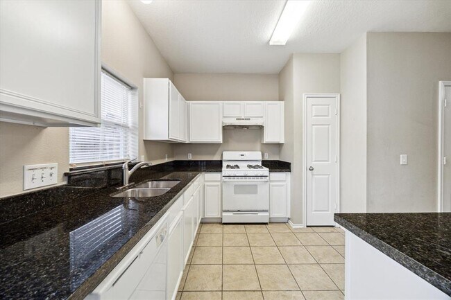 Building Photo - 18730 Sandelford Dr