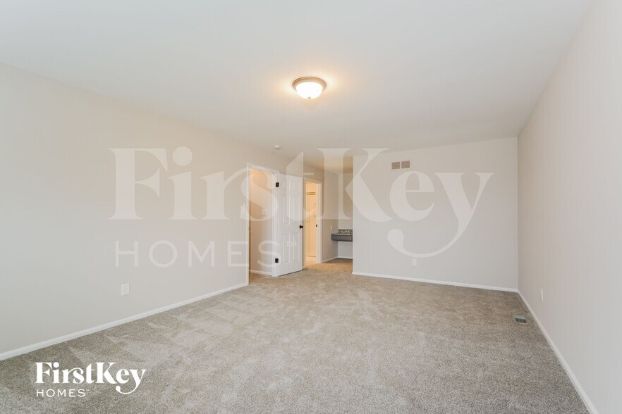 Building Photo - 427 Holly Terrace Ct
