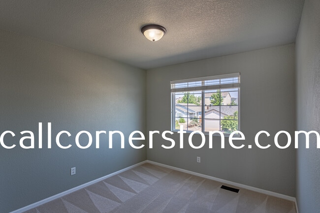 Building Photo - 4394 Crow Creek Dr